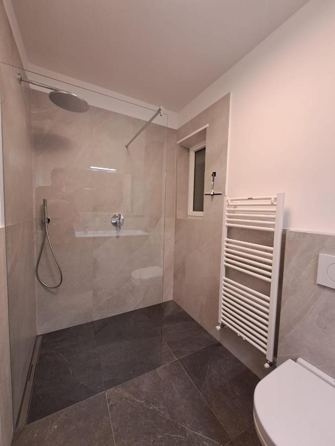 Guesthouse Le Palme Postal / Burgstall Kültér fotó